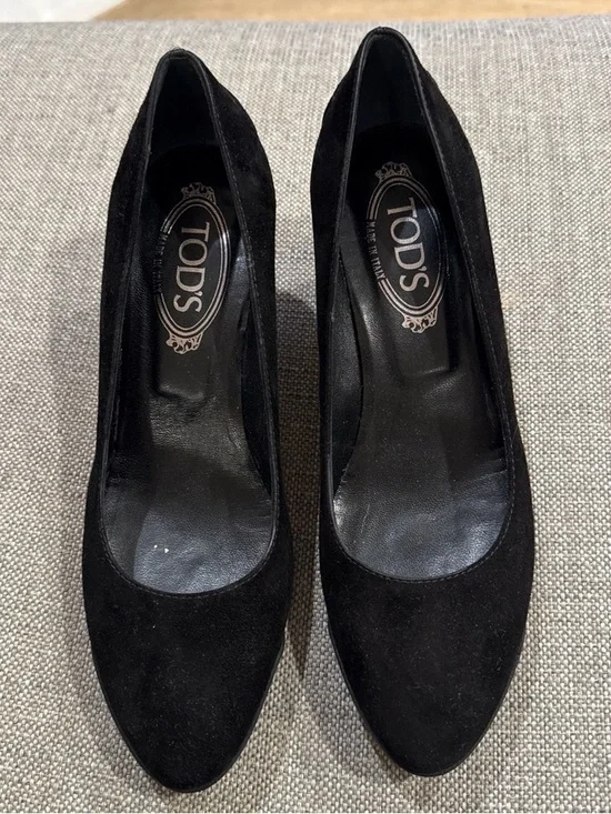 Tod’s Black Suede Round Toe Wedge Heels 8 - Picture 2 of 6